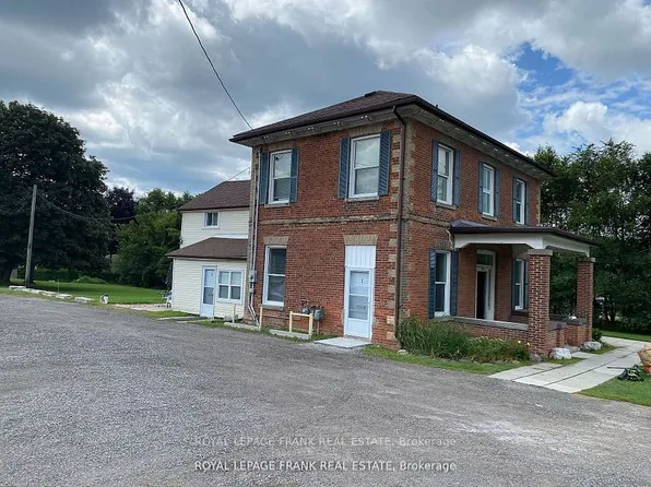 859 Dundas St W #1, Whitby, ON L1N 2N6