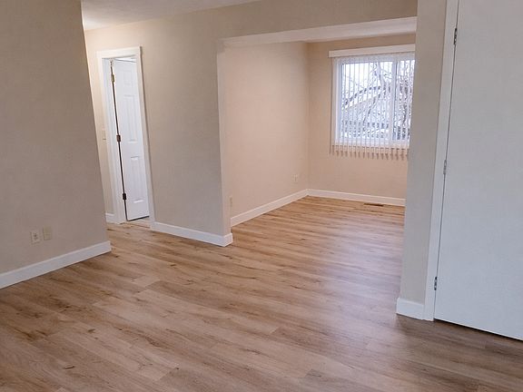 5th image of 2491 Sycamore Ln #11