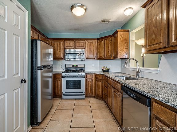 4th image of 1171 E 133rd St