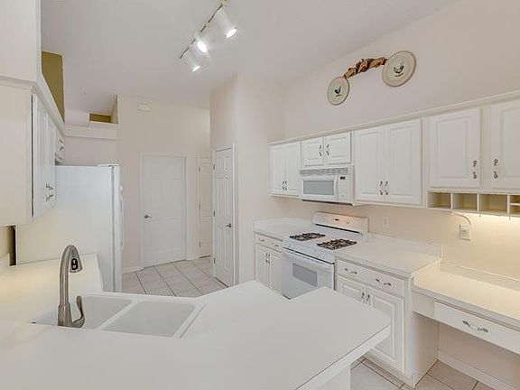 4th image of 13551 Bristlecone Cir