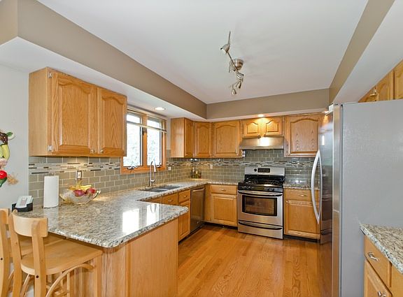 5th image of 980 Carlow Dr