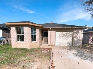 10319 Blackjack Oaks Dr, Dallas, TX 75227
