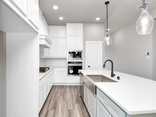 150 Hazelnut Dr, Richmond, TX 77406
