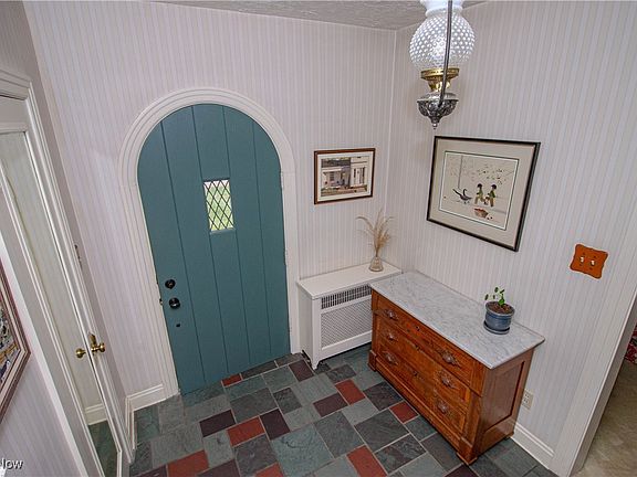 3rd image of 307 Kenilworth Dr