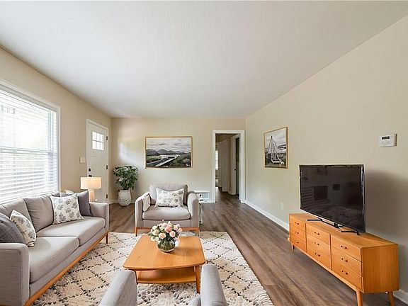 2nd image of 3185 Bluebird Ln
