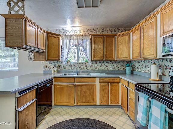 3rd image of 4924 N Old Spruce Dr