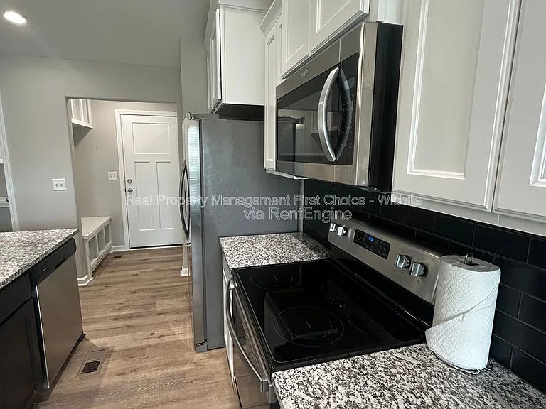 902 E Bellows St — Photo 26