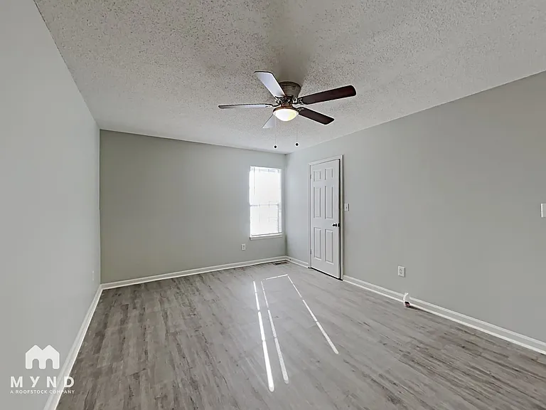 2708 Laburnum Dr — Photo 9