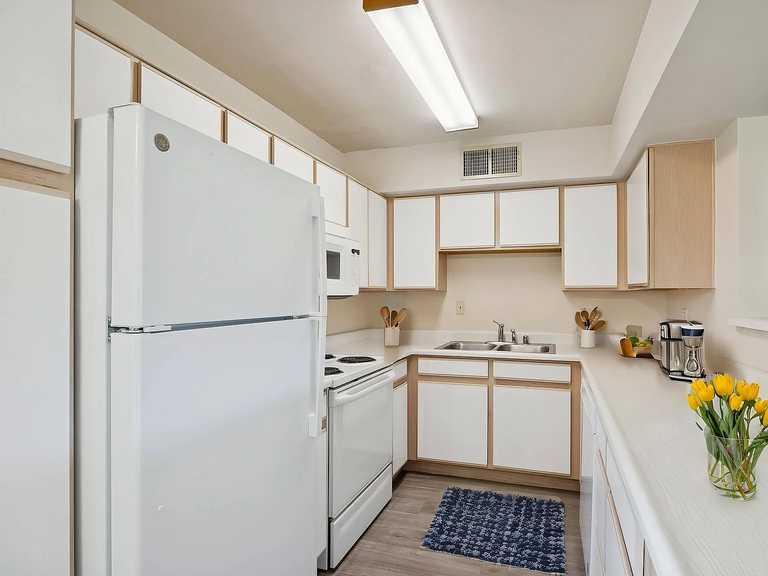 Vale Apartments & Townhomes — Photo 1