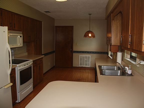Kitchen with Breakfast Nook