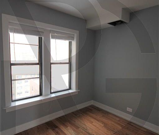 3rd image of 550 W Arlington Pl #550801