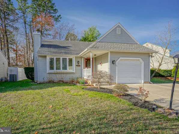 52 Woodvale Dr, Atco, NJ 08004