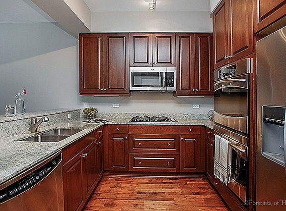 5th image of 1211 S Prairie Ave APT 2405