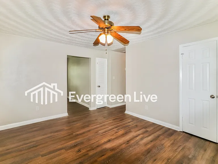 2436 Strawberry Ln — Photo 6
