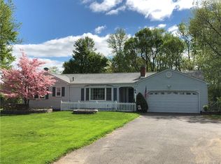 982 E St N, Suffield, CT 06078