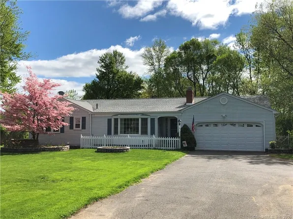 982 E St N, Suffield, CT 06078
