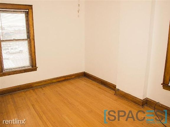 5th image of 2336 W Waveland Ave