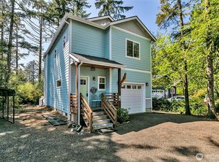 929 Discovery Avenue SE, Ocean Shores, WA 98569