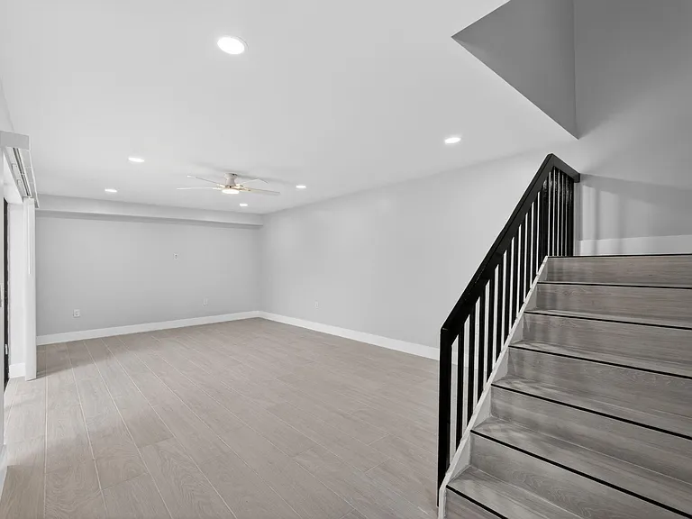 183 Charter Way — Photo 6