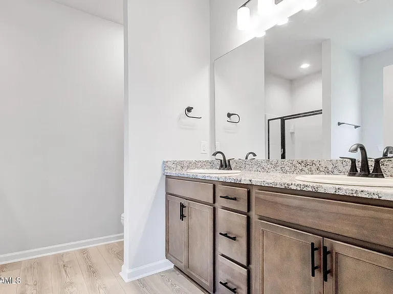221 Wakely Ct — Photo 7