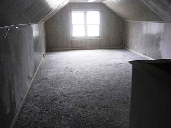 5th image of 425 Afton Ave