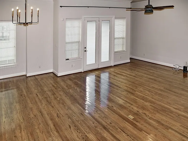 2211 Chenevert St #A — Photo 8