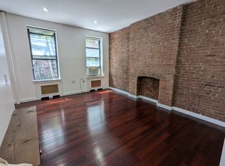 526 W 46th St #3A, New York, NY 10036