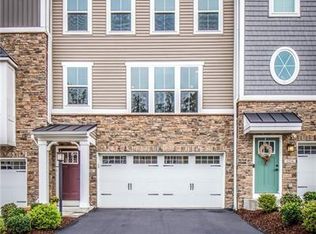 1216 Clear Springs Dr, Canonsburg, PA 15317