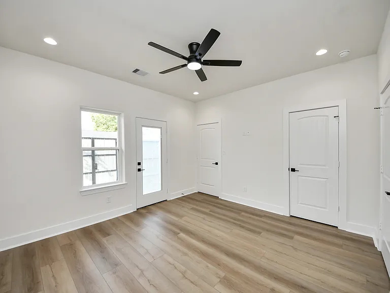3806A Yale St — Photo 6