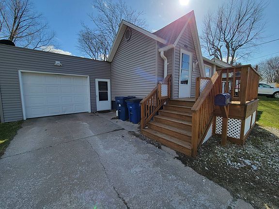 3rd image of 411 E Girard Ave