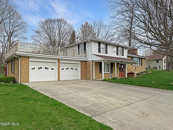 3rd image of 212 Maplebrook Rd