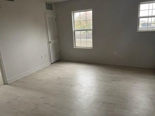 703 N Shore Dr — Photo 16