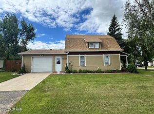 308 2nd St S, Sharon, ND 58277
