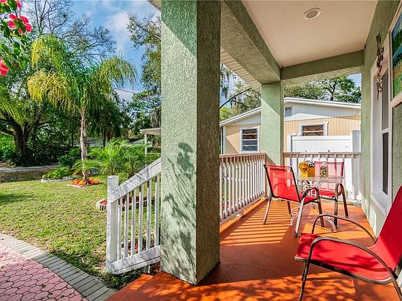 3rd image of 807 W Elm St