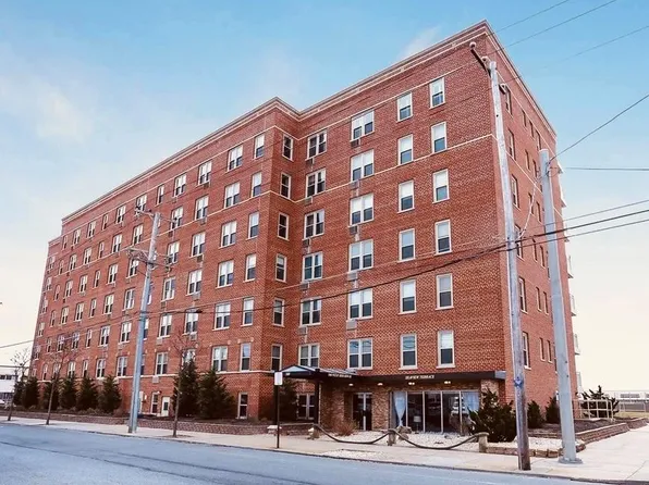 560 W Broadway #3H, Long Beach, NY 11561