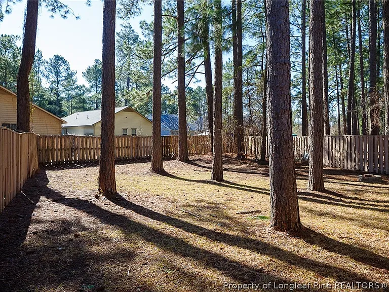 613 Mosswood Ln — Photo 12