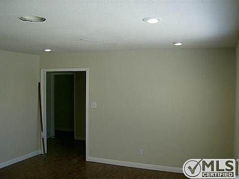 4th image of 900 McCurry Ave