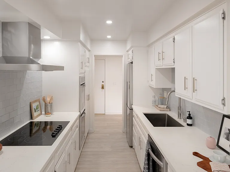 Villa Luanne Apartments — Photo 11