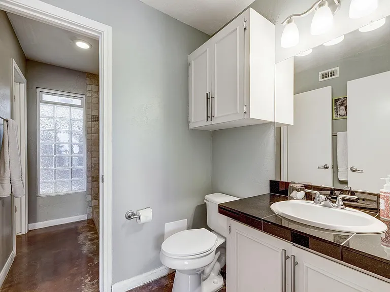 1100 Azie Morton Rd #1102 — Photo 21