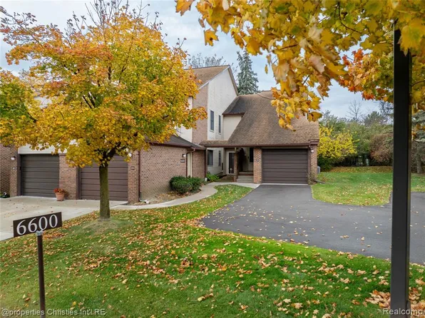 6600 Ridgefield Cir, West Bloomfield, MI 48322
