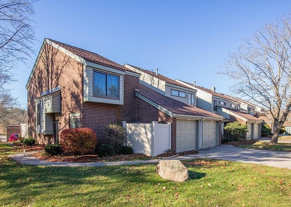 1st image of 20 Cherrywood Dr