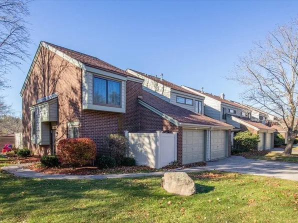 20 Cherrywood Dr, Stoughton, MA 02072