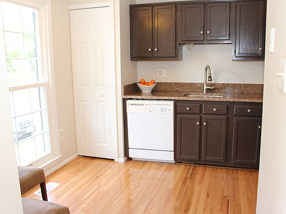 3rd image of 5911 Grisby House Ct