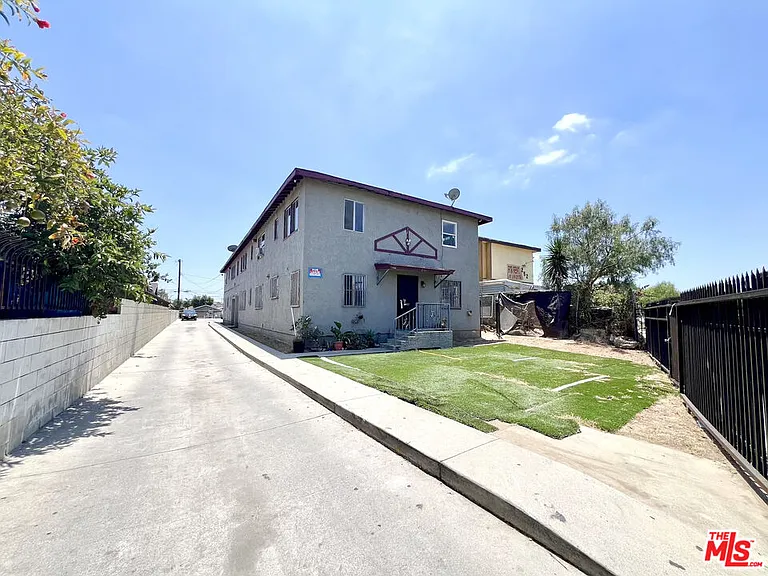 254 E Lanzit Ave #5 — Photo 24