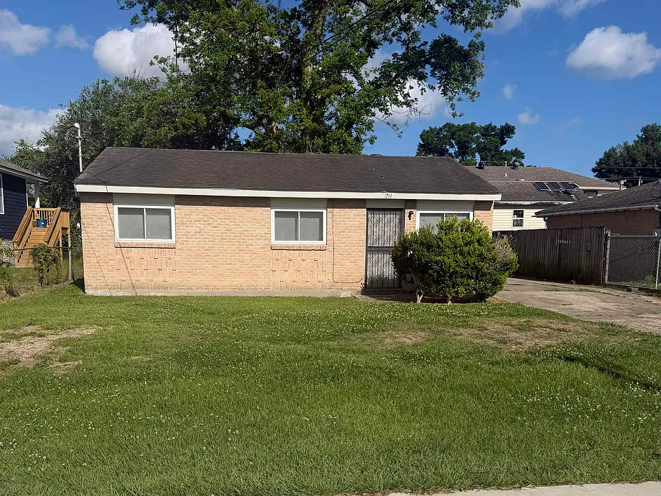 211 Saint Malo St