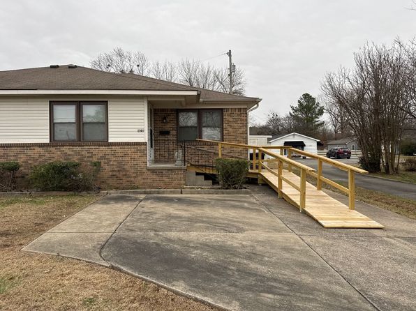 210 S Friendship Rd #B