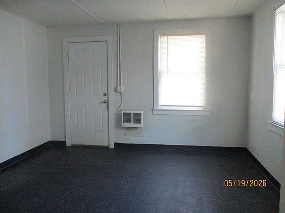 3rd image of 74 Young Ave SW #74