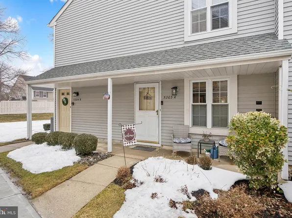 5203 Adelaide Dr, Mount Laurel, NJ 08054