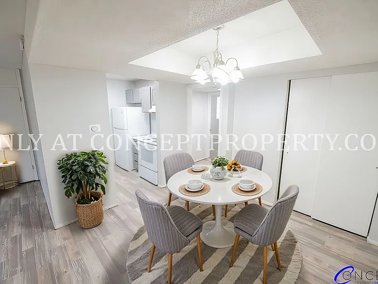 Foothill Terrace — Photo 66