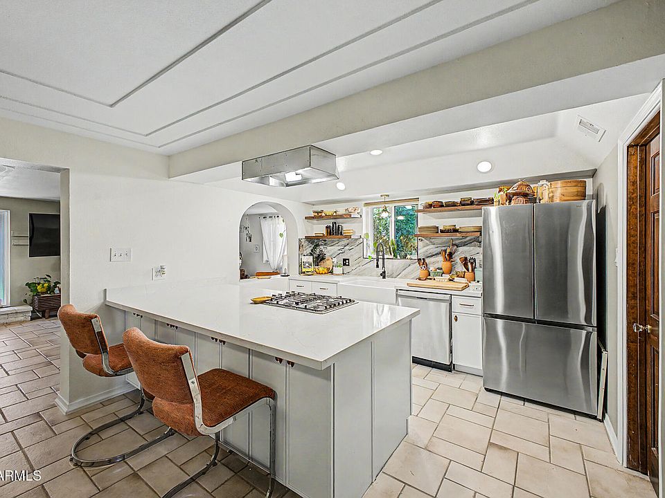 1st image of 3028 W LAUREL Lane
